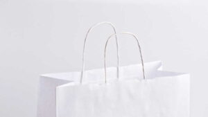 Czym cechują się torby papierowe białe?